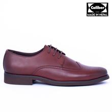 Kapadaa: Caliber Shoes Wine Red Wing Tip Formal Shoes For Men – ( 419 C )