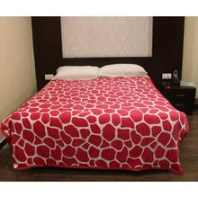 Pink/White Jaguar Print Double Bed Thin Fleece Blanket