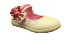 Baby girls close shoes