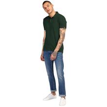 Levi’s Men Solid Slim Fit Polo T-shirt – Green
