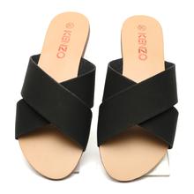 Flat slipper with criss cross big lining