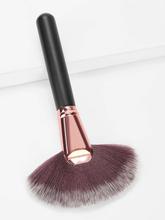 Fan Shaped Makeup Brush 1pc