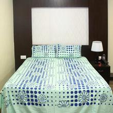 Double Bed Bedsheet in Handloom Cotton with 2 Pillow Covers