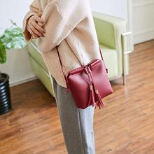 Korean Design Tassel Metal Clutch Handbag for Women (Red 41001273)