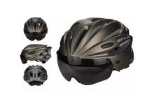 Cycling helmet with goggles