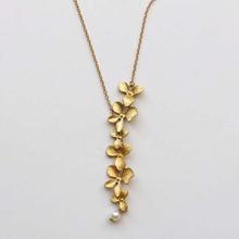 Gold Floral Pendent Necklace