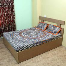 Orange/Blue Abstract Printed Bedsheet With 2 Pillow Covers - King Size