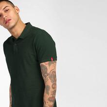 Levi’s Men Solid Slim Fit Polo T-shirt – Green