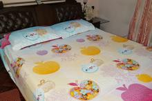 Apple Print Cream King Size Bedsheet With Pillow Cover