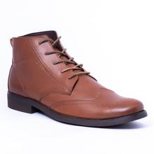Kapadaa: Caliber Shoes Tan Brown Lace Up Lifestyle Boots For Men – ( 235 C)