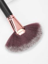 Fan Shaped Makeup Brush 1pc