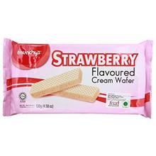 Munchy's Strawberry Flavoured Cream Wafer (130gm)