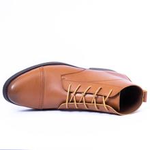 Kapadaa: Caliber Shoes Tan Brown Lace Up Lifestyle Boots For Men – ( 230 C )