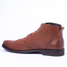 Kapadaa: Caliber Shoes Tan Brown Lace Up Lifestyle Boots For Men – ( 235 C)