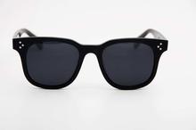 Black Acetate Polarized Sunglass (Unisex)- 5189