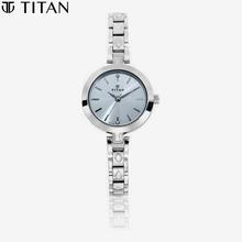 Titan  Karishma Silver Dial Analog Watch For Women - 2598Sm01