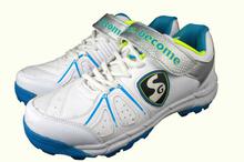 SG Cricket Shoes Hilite Stud