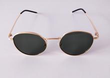 Stylish round shaped polarized sunglasses