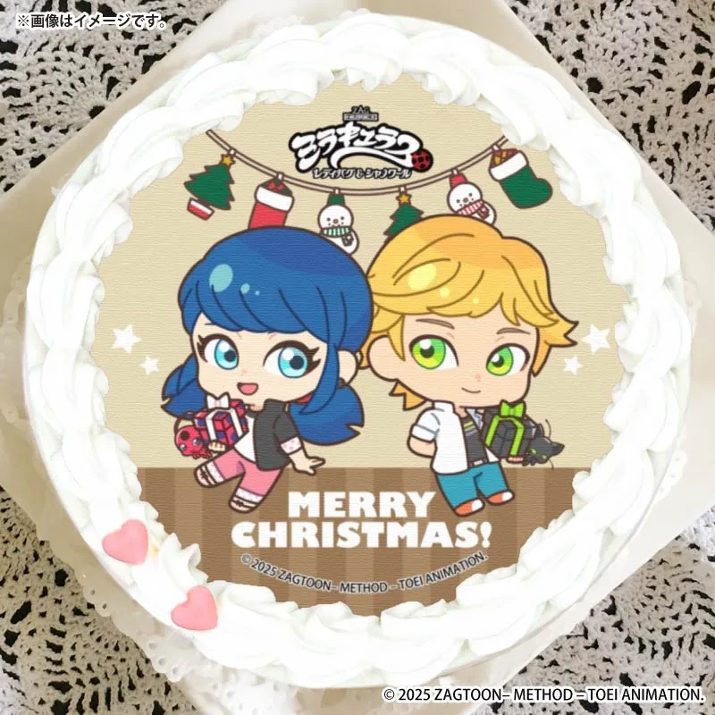 Xmasプリケーキ2025（マリネット＆アドリアン＆ティッキー＆プラッグ（かきおこし））【特典缶バッジ付き】[ミラキュラス レディバグ&シャノワール]