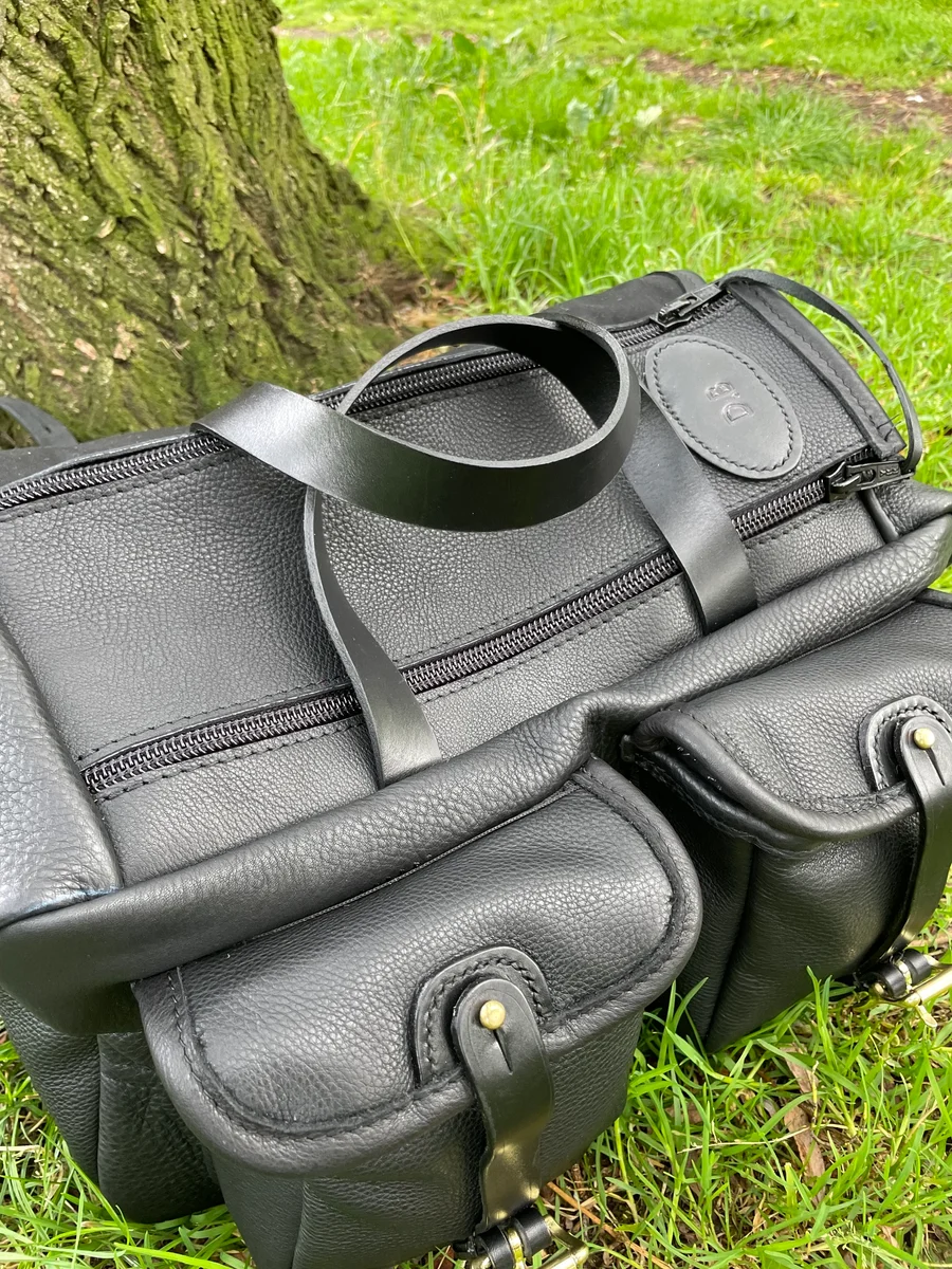 Premium Italian Soft Mottled Leather Weatherproof Range Bag (Black with Black Leather) product image 4