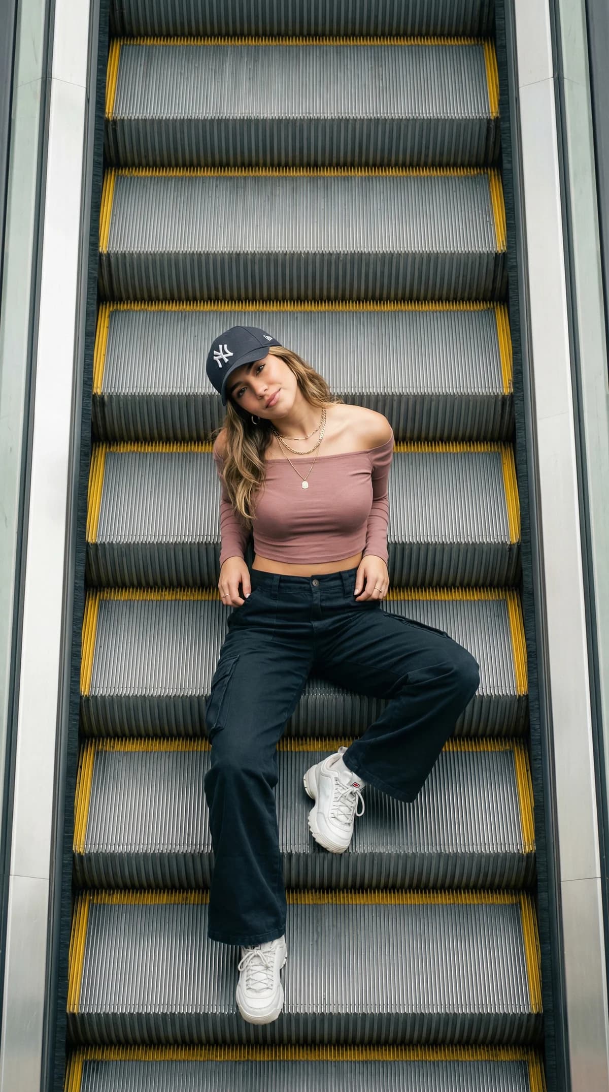 Escalator - Top View Streetwear