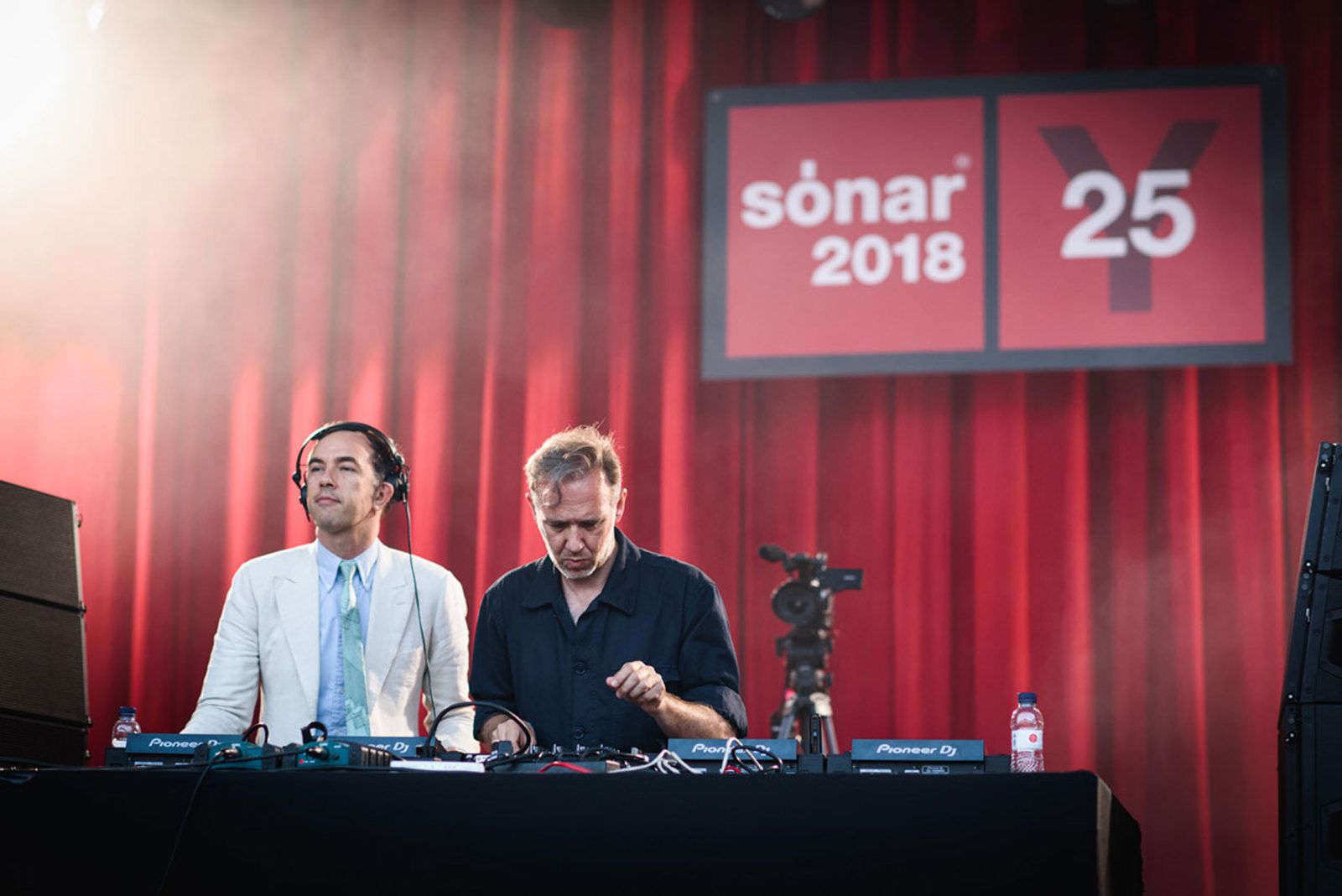 2manydjs_sonarvillage_saturday_sonar2018_arielmartini_3293.jpg