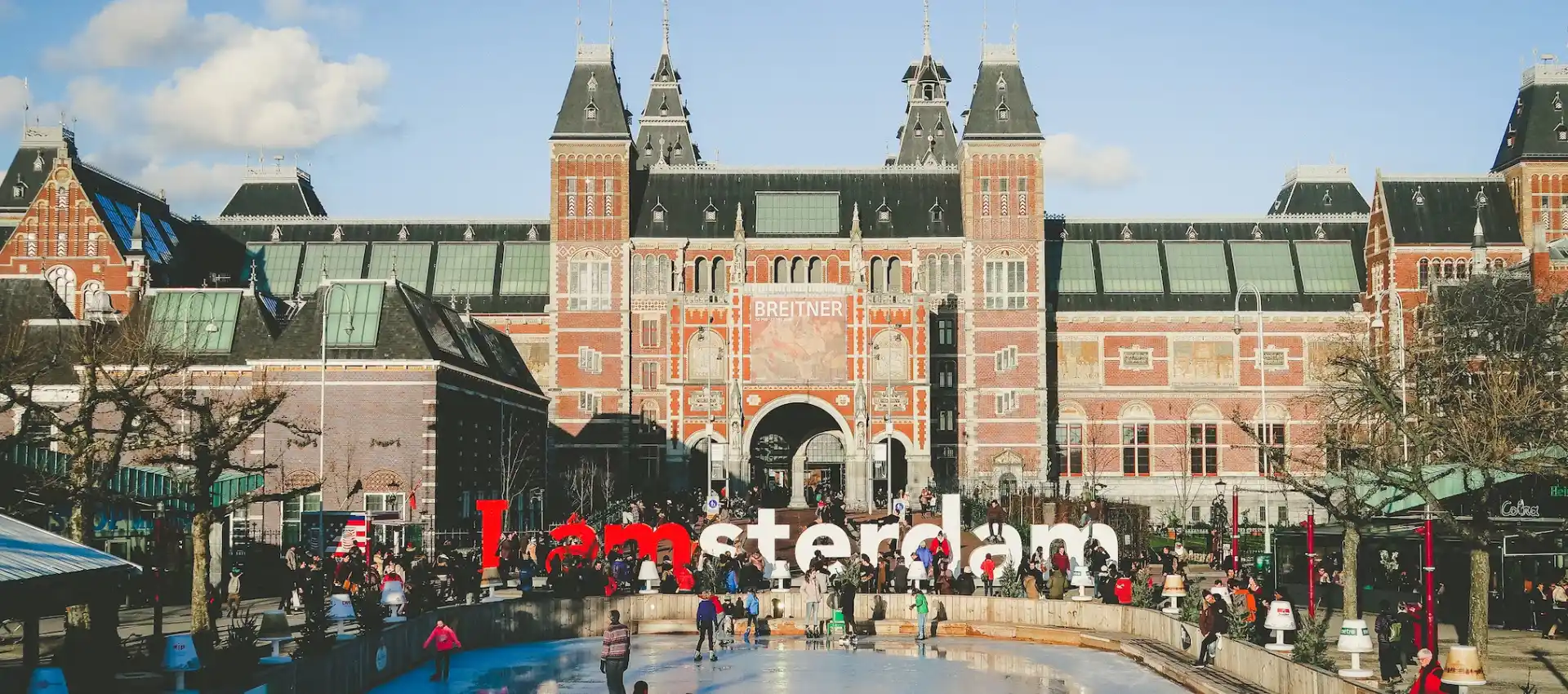 amsterdamda-nerede-kalinir.webp