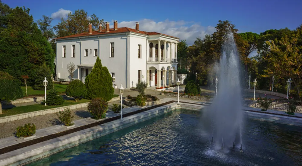 beyaz-kosk.webp
