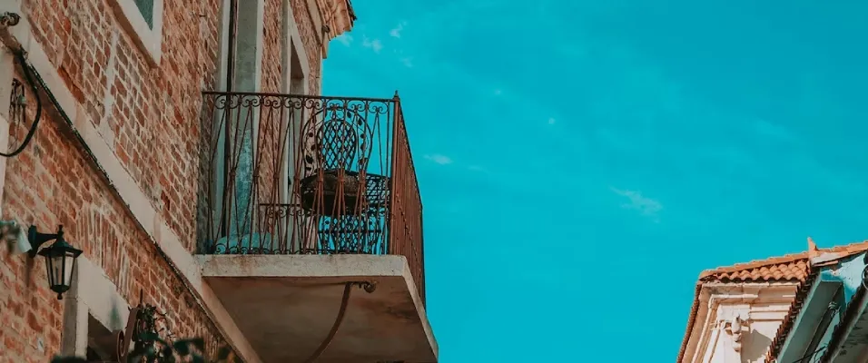 bozcaada-rum-mahallesi.webp