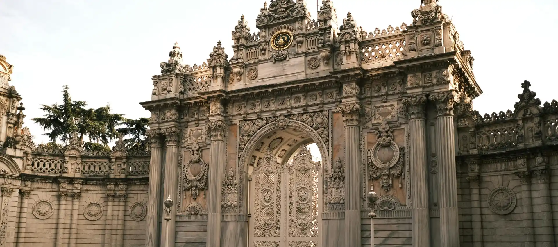 dolmabahce-sarayi.webp