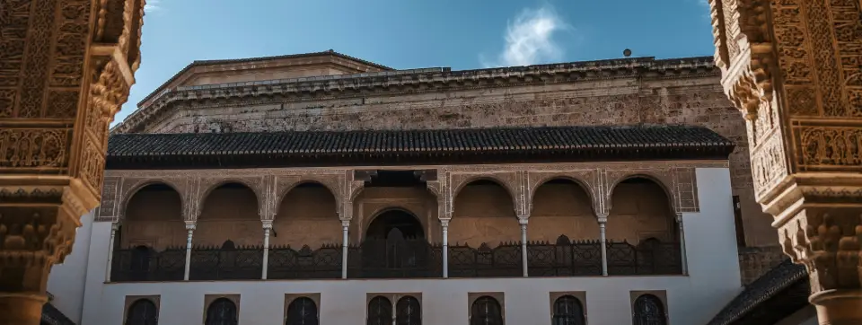 el-hamra-sarayi-gorsel-1.webp