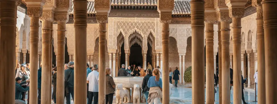 el-hamra-sarayi-gorsel.webp