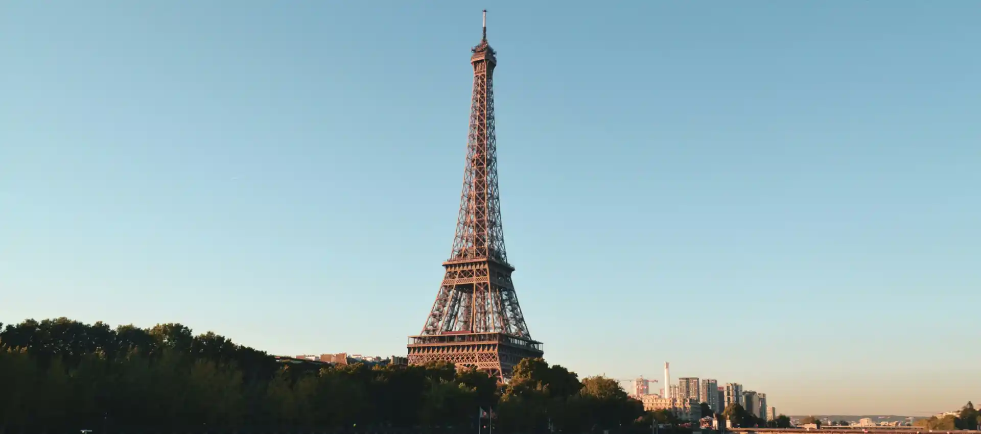 paris (1).webp