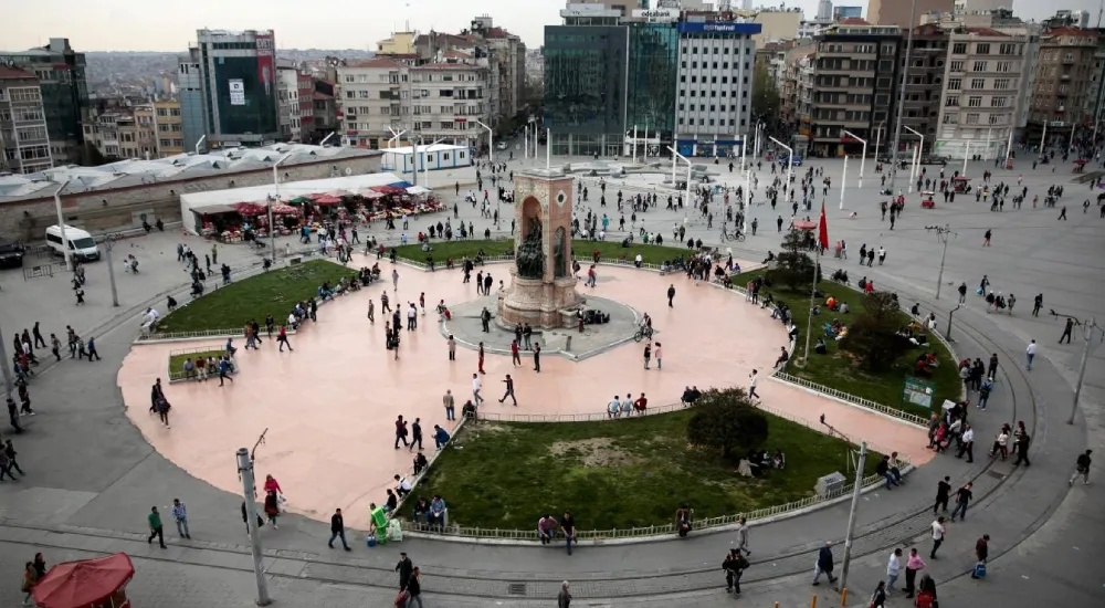 taksimde-gezilecek-yerler.webp