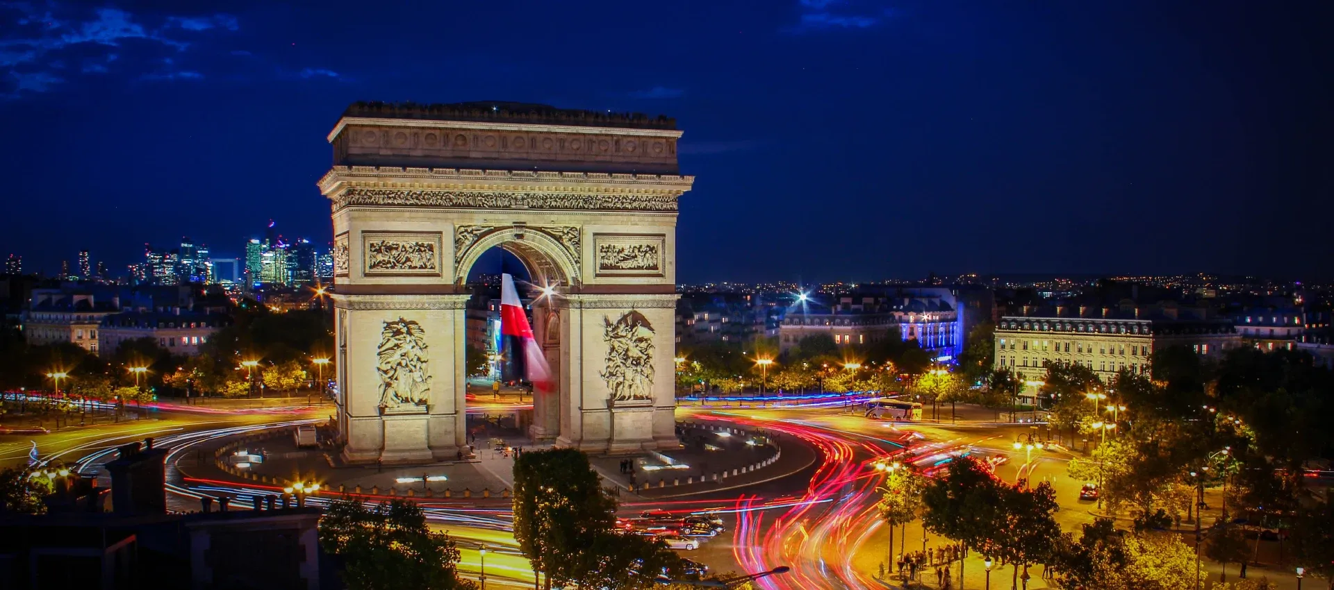 zafer-taki-paris.webp