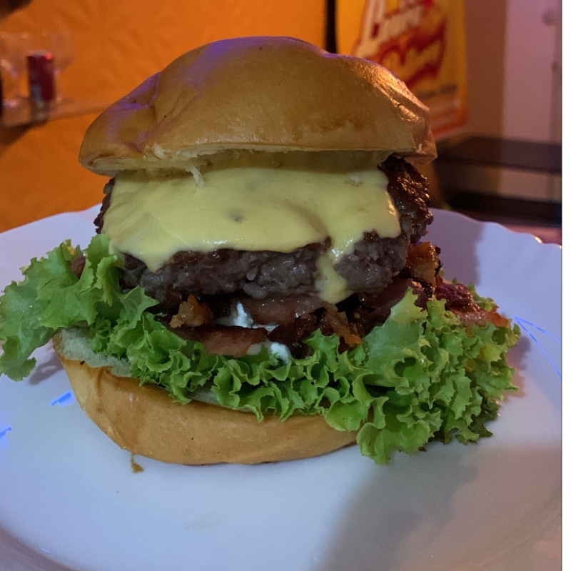 Explosão de sabores: Fígado Frito Acebolado é uma delícia caramelizada!