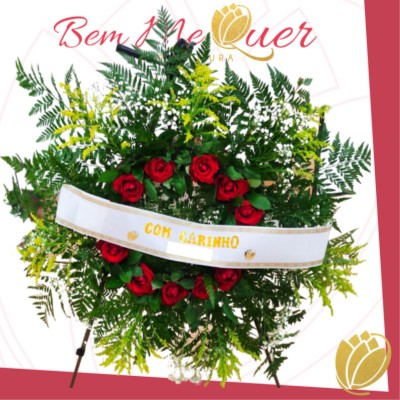 COROA FUNEBRE COM ROSAS VERMELHAS