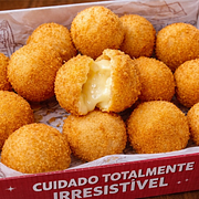 Salgadinhos Fritos (20g): 20 Bolinhas de Queijo