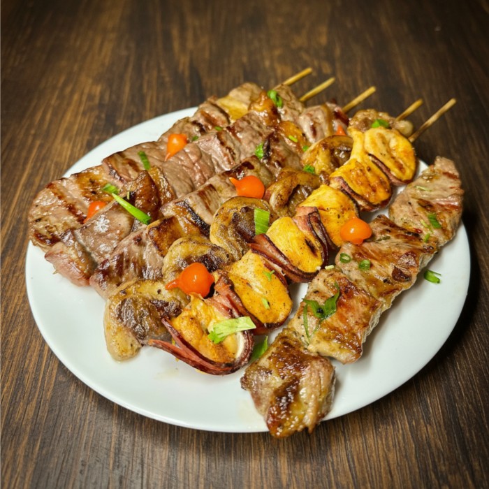 TÁBUA DE ESPETOS COM 6 ESPETOS