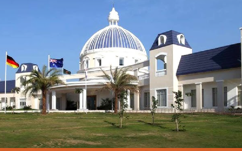 1. Bharatiya Vidya Bhavan's Vallabhram Mehta Public School, Vadodara