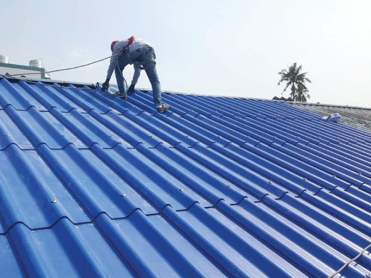 เปลี่ยนหลังคาบ้าน รีโนเวทหลังคาบ้าน เปลี่ยนกระเบื้องหลังคา ซ่อมแซม หลังคา ซ่อมหลังคารั่ว กระเบื้องลอนคู่ scg หลังคากระเบื้องลอนคู่