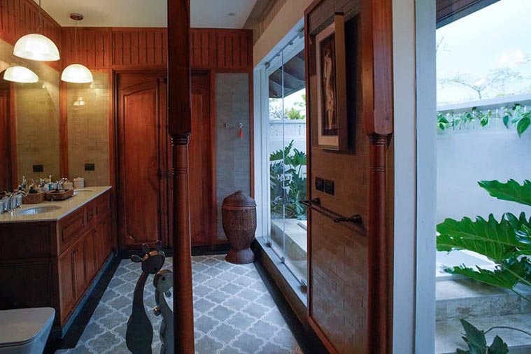 Samphat-Gallery-Interior-Design