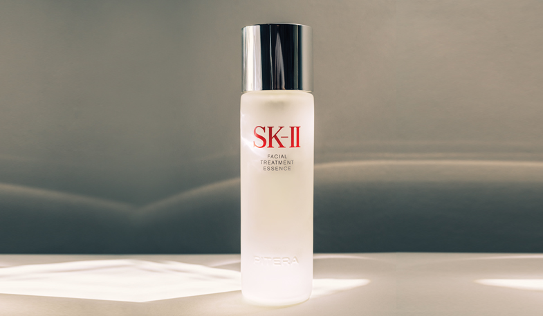 Bukti Nyata Pitera: Mengapa SK-II Facial Treatment Essence Adalah Rahasia Utama Kulit Sebening Kristal Milik Para Selebriti