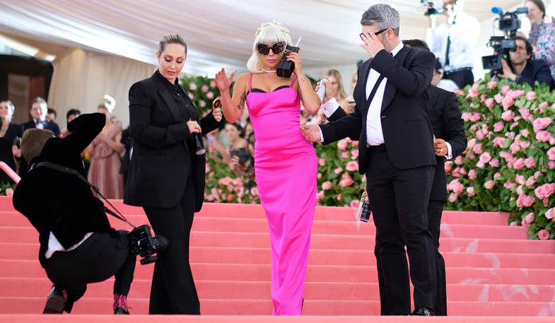 16 Menit Transformasi Lady Gaga di MET Gala 2019