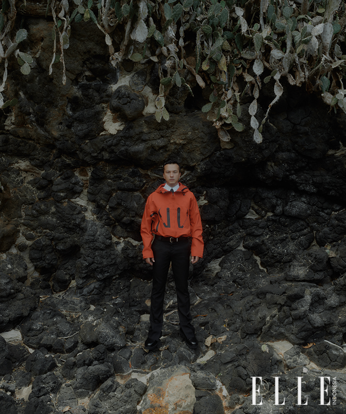 nicholas saputra interview elle indonesia januari 2020 - photography Chris Bunjamin - styling Ismelya Muntu - interview by Rianty Rusmalia