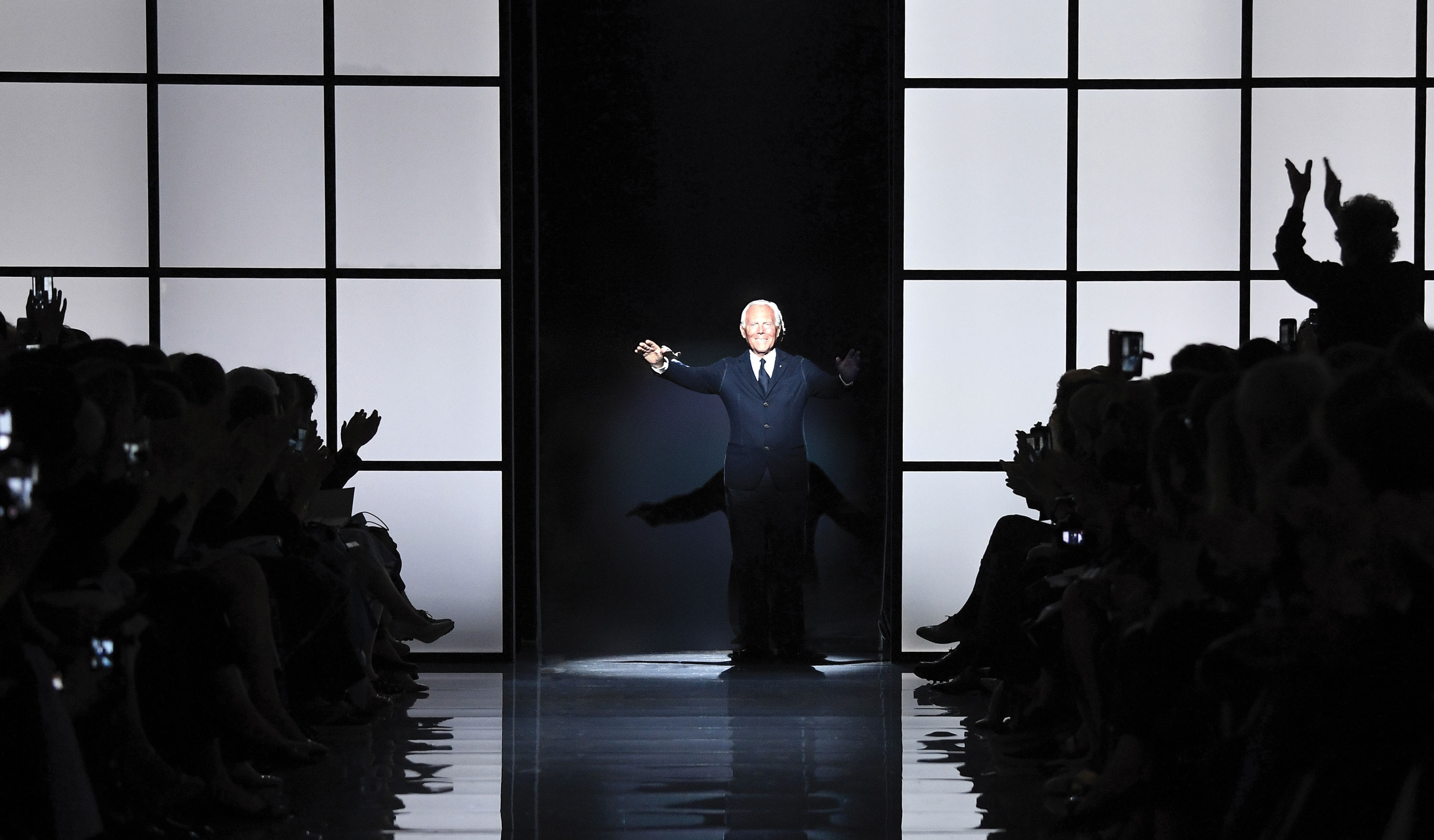 Giorgio Armani dan Setelan Ikonisnya