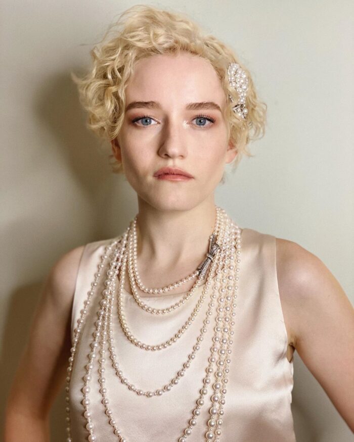 Julia Garner instagram