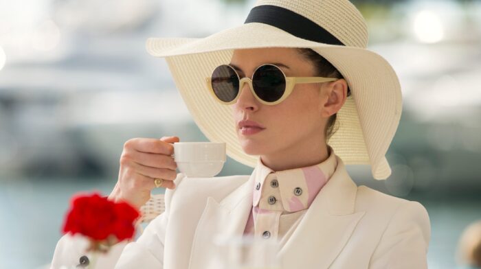 anne hathaway the hustle style movie