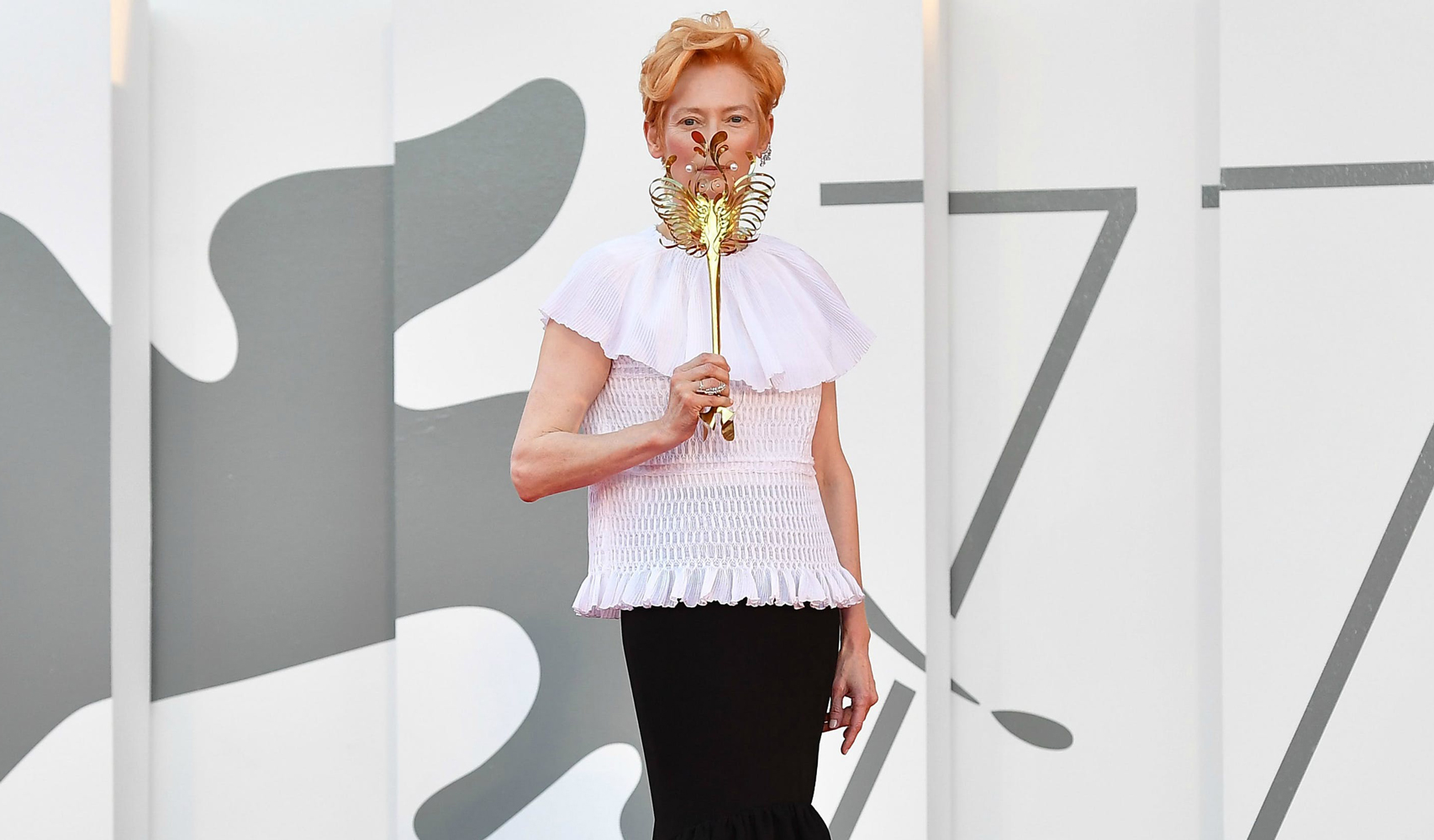 Lihat 10 Penampilan Terbaik Tilda Swinton