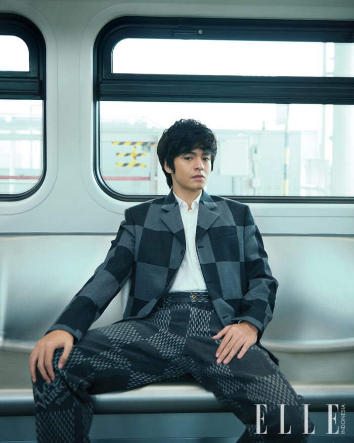 Angga Yunanda for ELLE Indonesia January 2021, photography IFAN HARTANTO styling SIDKY MUHAMADSYAH
